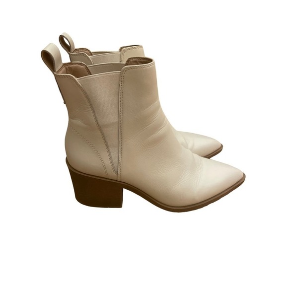 Women's Steve Madden White Short Boot/Cowboy boot. Western. 9.5 - Picture 1 of 5